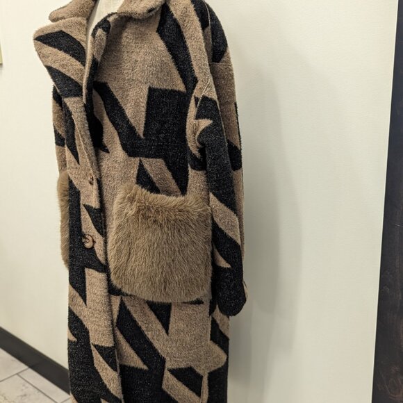 Alex Max Reversible Coat Taupe with black accents - Picture 4 of 4